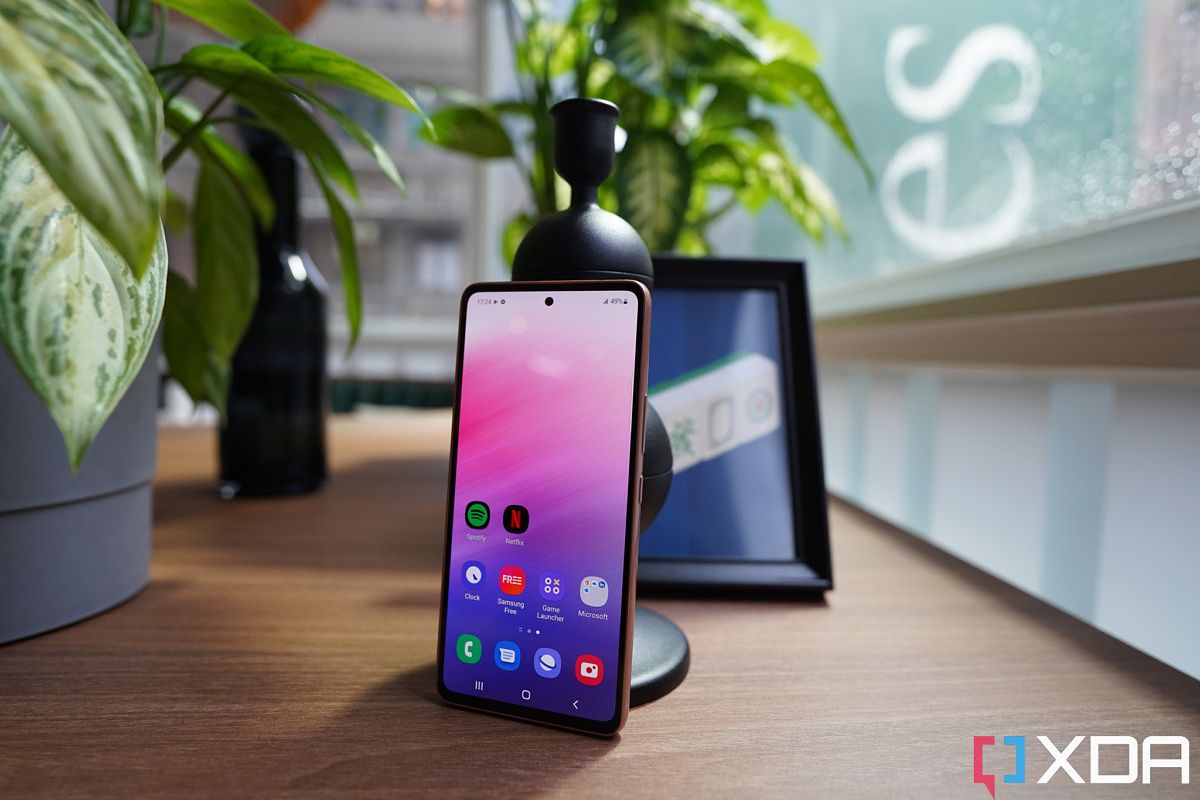Does the Samsung Galaxy A53 5G have dual SIM support?