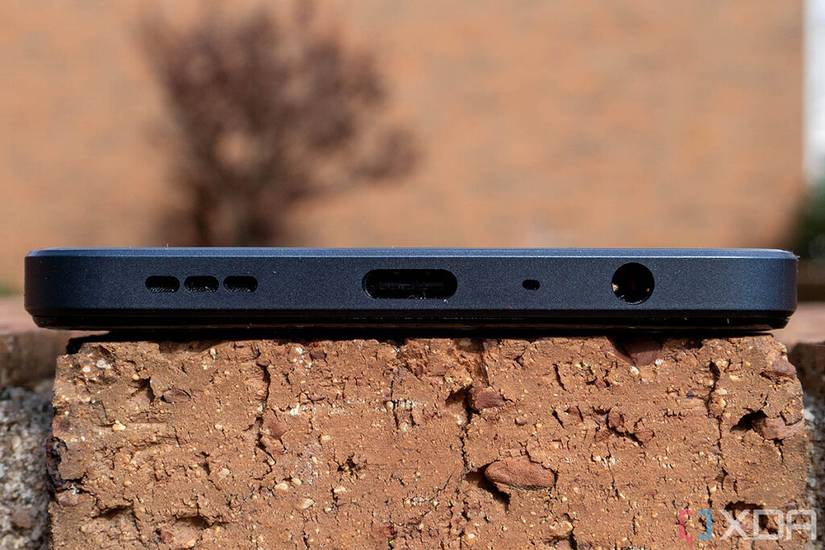 OnePlus Nord N20 side view