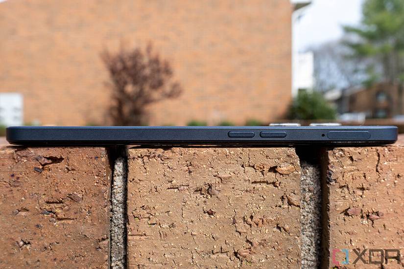 OnePlus Nord N20 side view