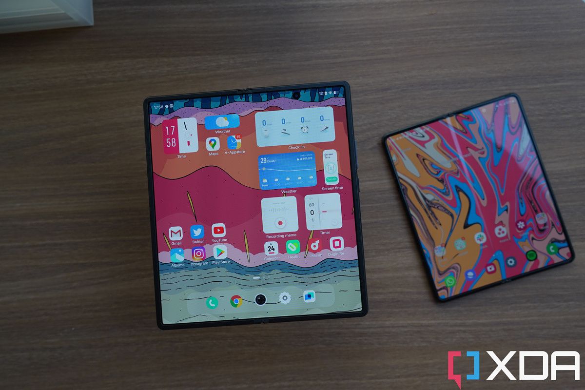 Vivo X Fold (left) along with the Galaxy Z Fold 3.