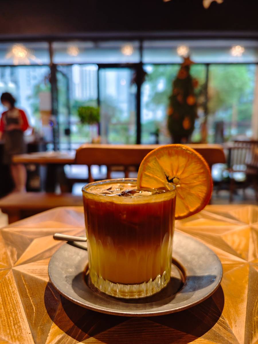 Vivo X80 Pro sample