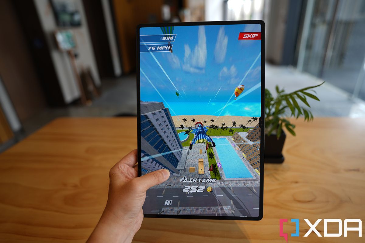 Apple iPad Pro (2021) vs Samsung Galaxy Tab S8 Ultra: The two best ...