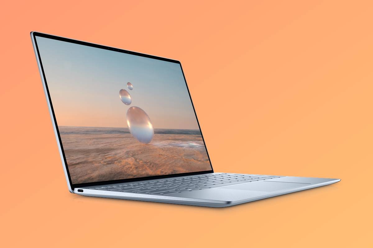 Dell-XPS-13-in-Sky-over-a- 