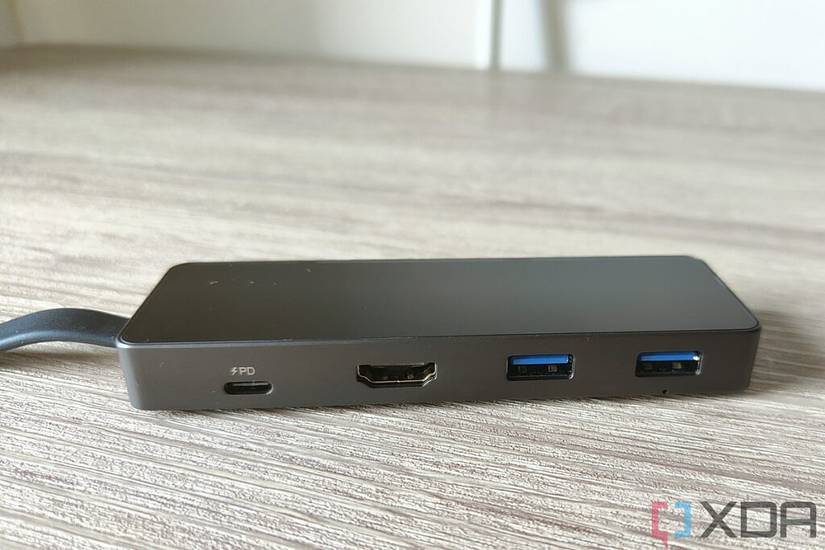 DockCase USB-C Visual Smart Hub 7-in-1 Review: A dock with a screen