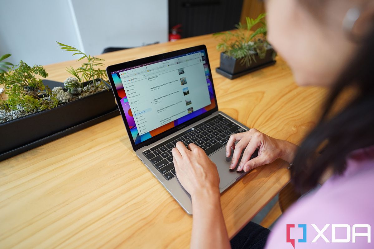 M2-Macbook-Pro-2022-XDA-