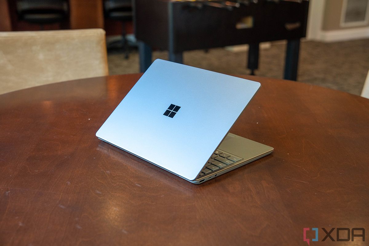 Microsoft Surface Laptop Go 2 12 TACTILE