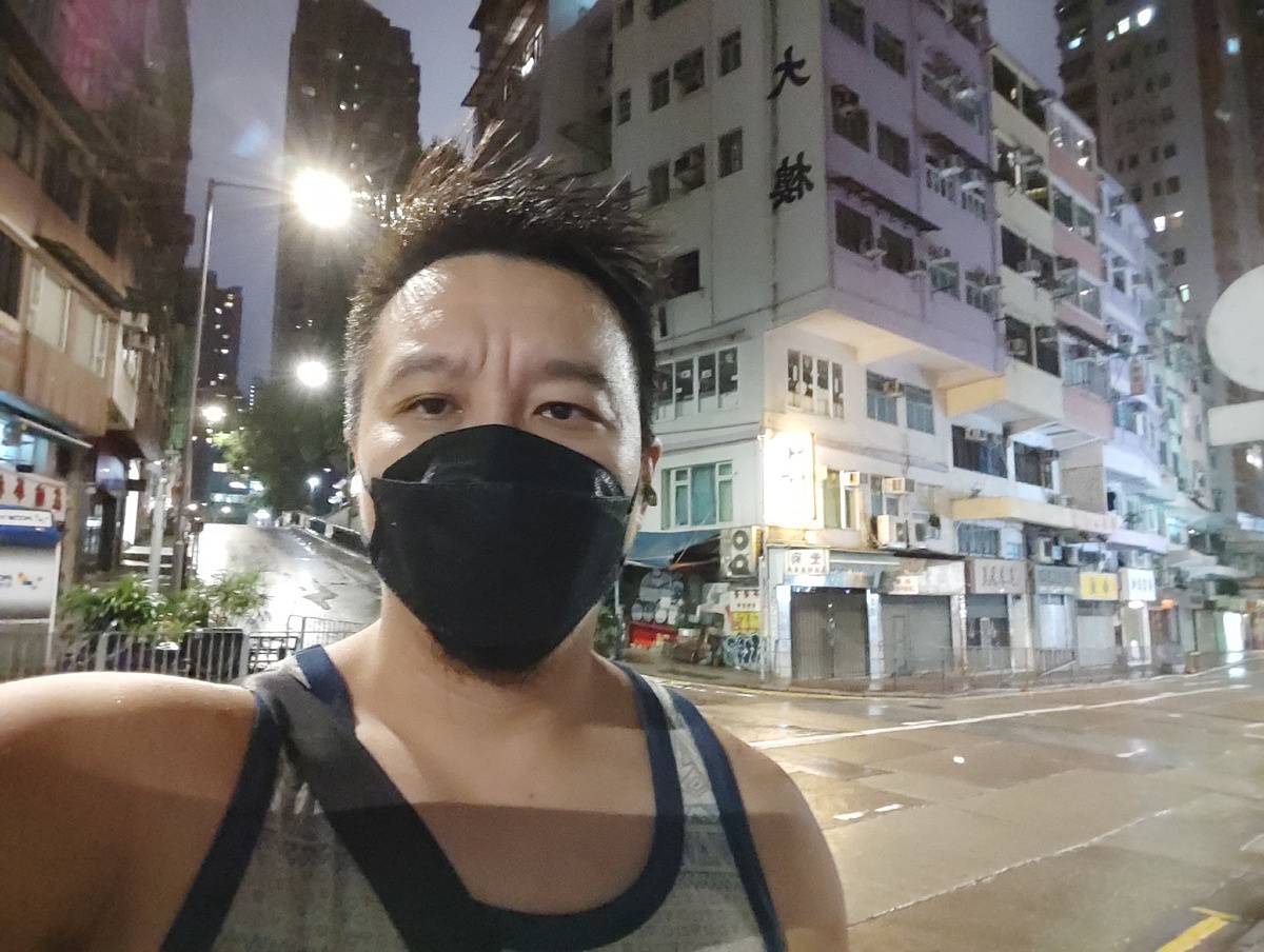 Poco F4 selfie camera
