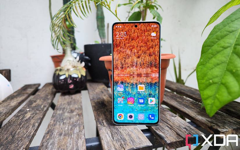 The Xiaomi 12 Lite is a compact phone with a great value-to-price ratio