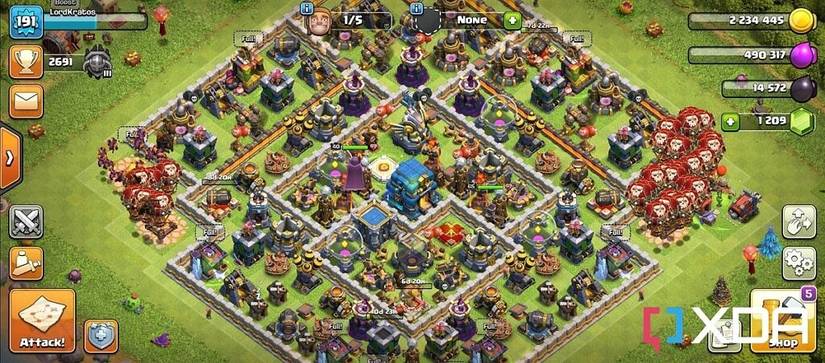 Clash of Clans on the ASUS ROG Phone 6 Pro