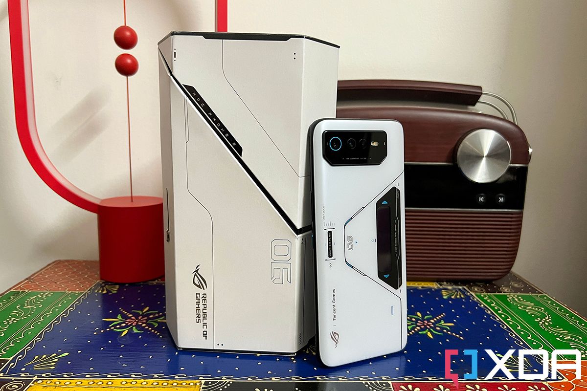 What do you get inside the Asus ROG Phone 6 Pro box?