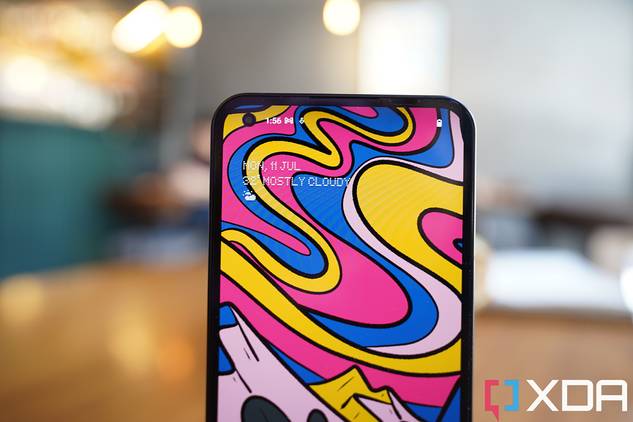 Nothing Phone 1 bezels