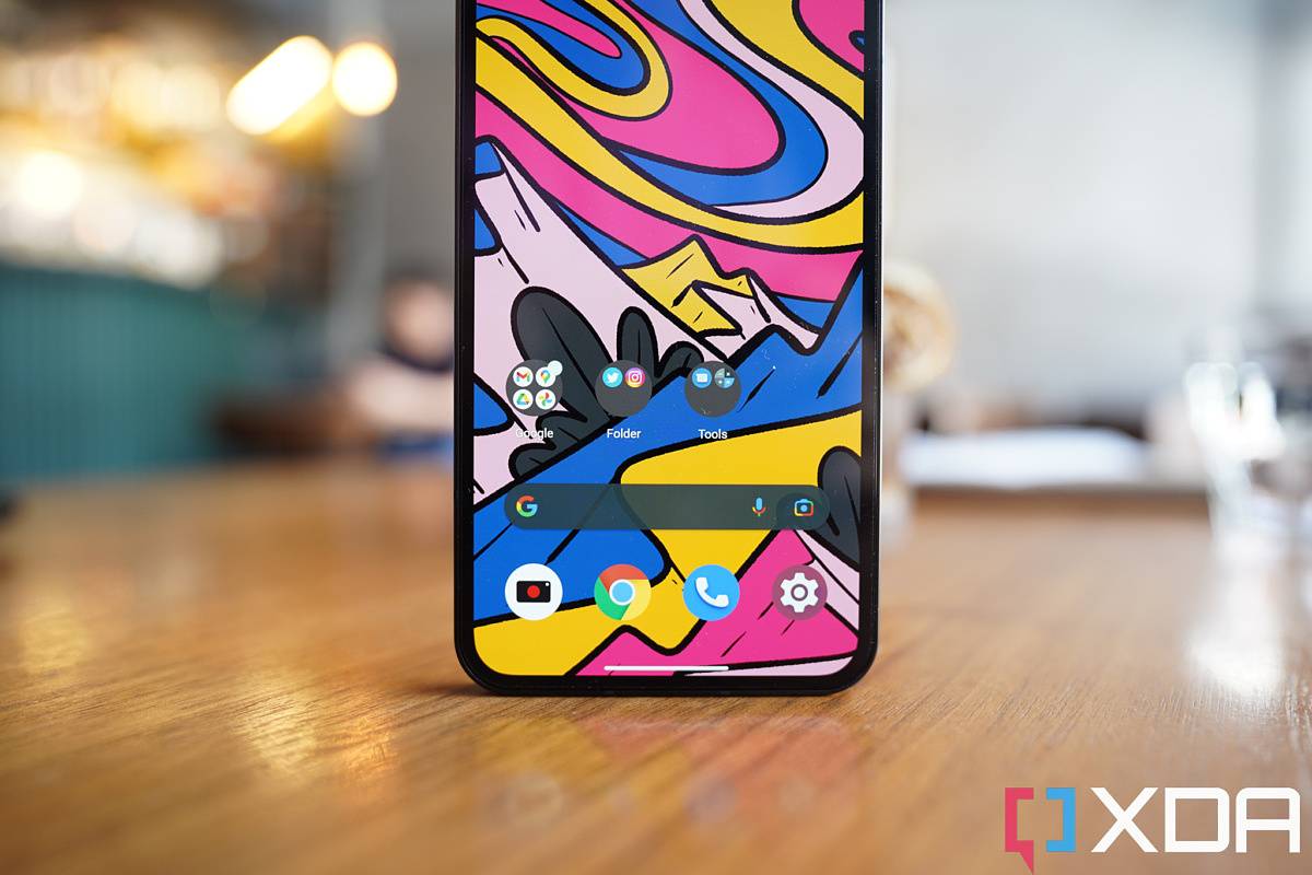 Nothing Phone 1 bezels