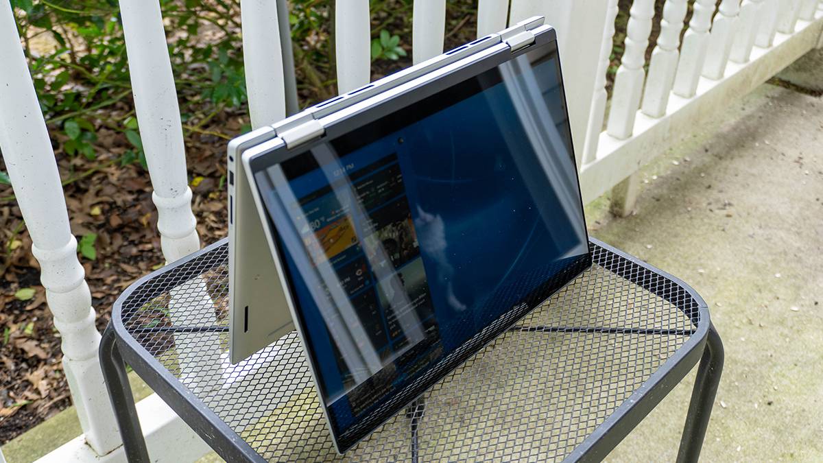 Dell Inspiron 14 2-in-1 (2022) Review: A mainstream laptop with a 
