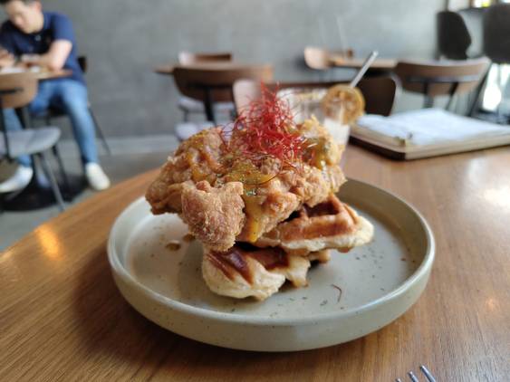 Nothing Phone 1 photo sample
