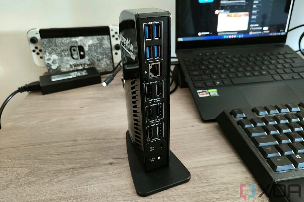 Plugable USB-C Triple 4K Display Docking Station review: Three