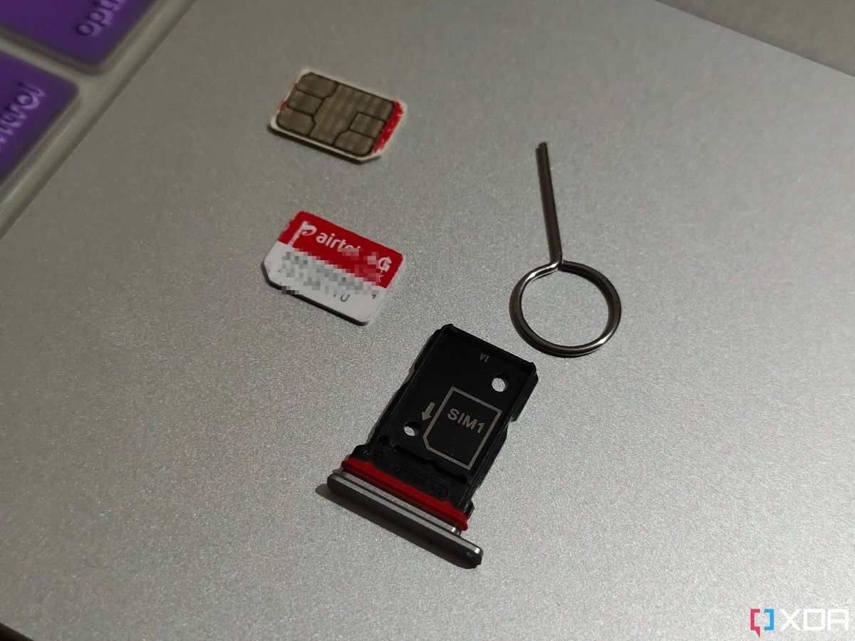How to insert a SIM card in your Android phone