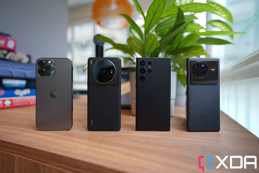 The Xiaomi 12S Ultra with the iPhone 13 Pro Max, Vivo X80 Pro and Galaxy S22 Ultra