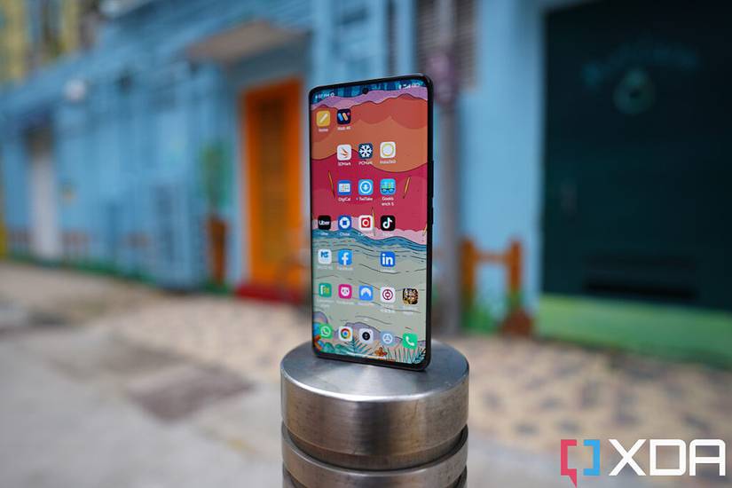 Xiaomi 12S Ultra screen