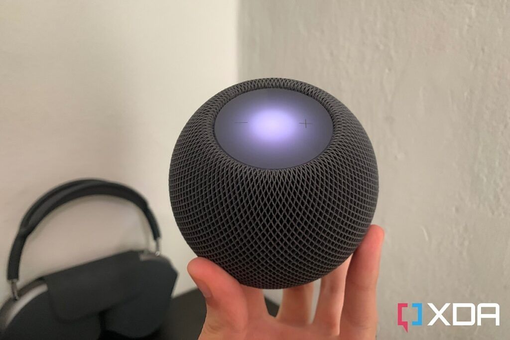 HomePod Mini: An orange-sized Apple that complements my