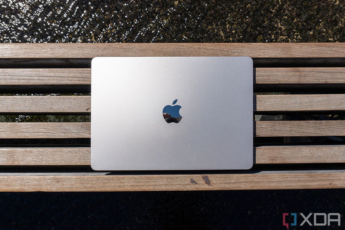 Sizzling Apple M2 MacBook Air deal brings price below $1,000