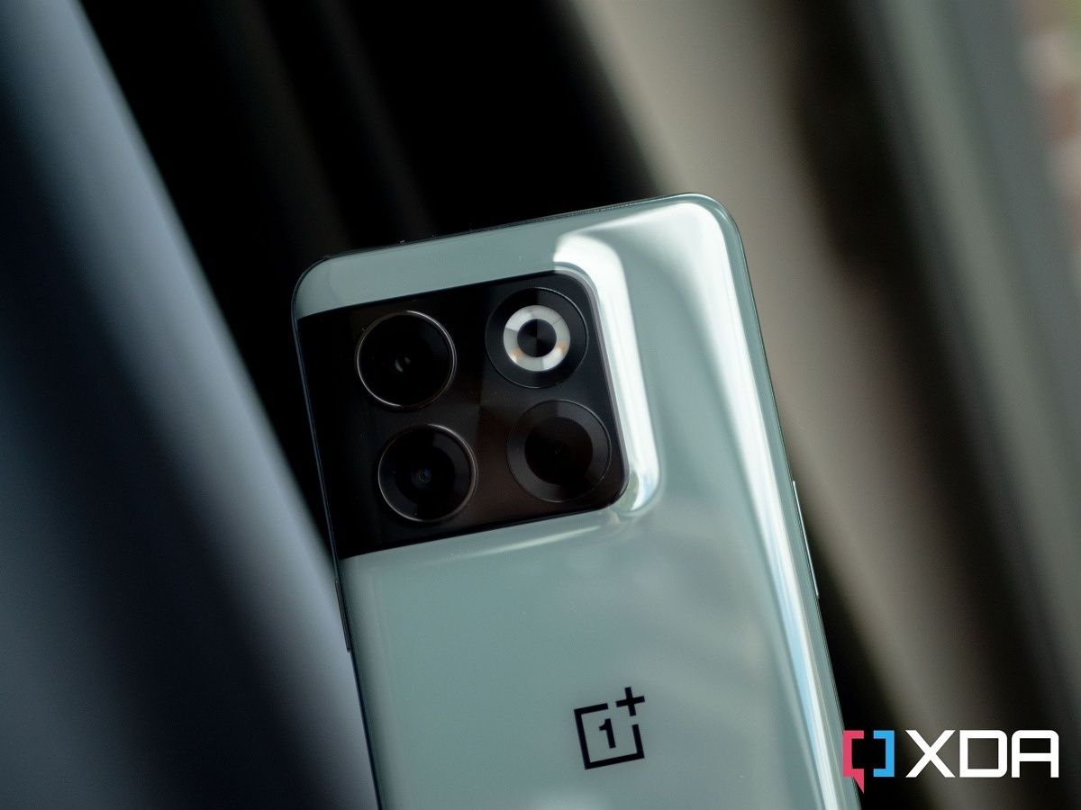 Does the OnePlus 10T offer 5G support?