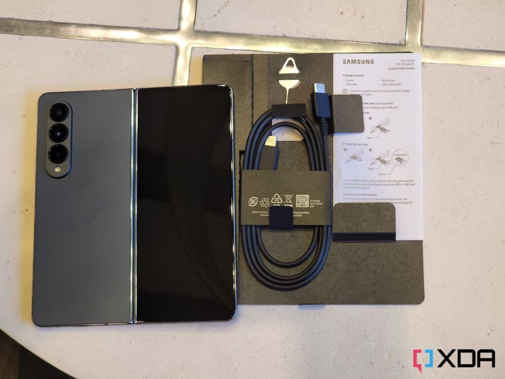 What do you get inside the Samsung Galaxy Z Fold 4 box?