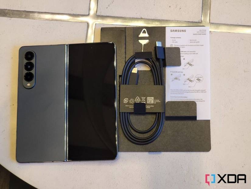 Box contents of the Galaxy Z Fold 4
