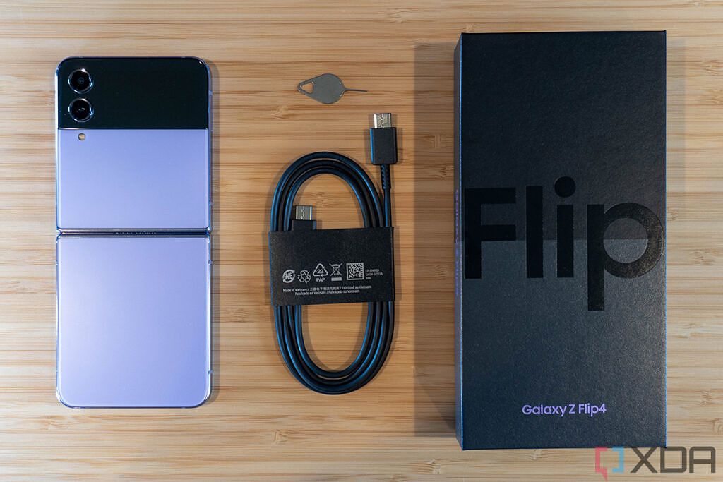 Samsung Galaxy Z Flip 4 Unboxing: What's in the box?