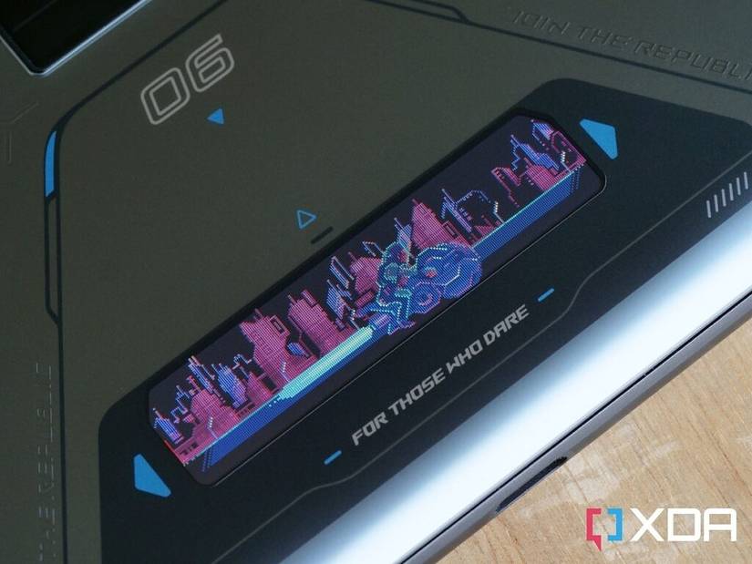 Back display of the Asus ROG Phone 6D Ultimate