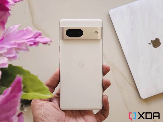 Pixel 7 in Snow White held in hand