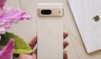 Pixel 7 in Snow White held in hand