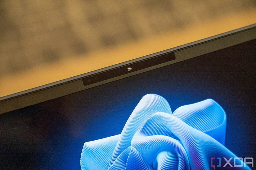 Close up of HP Elite Dragonflyt G3 display