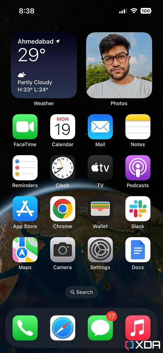 iOS 16 home screen