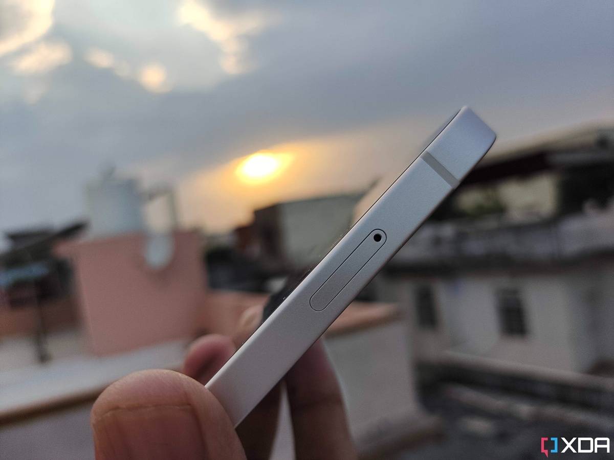 iPhone 14 SIM tray