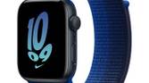 Midnight Apple Watch SE 2 with Nike Sport Loop on white background.