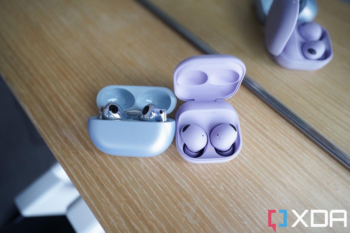 Ear Buds Pro Apple Airpods Vs Samsung Buds Live Wireless