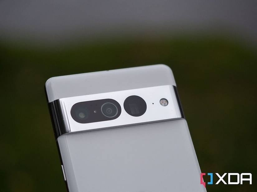 Google Pixel 7 Pro camera visor