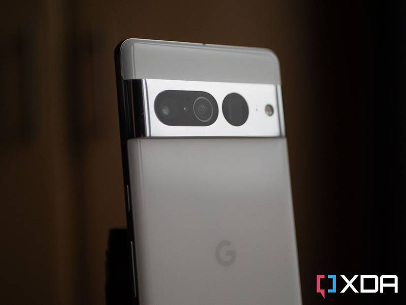 Google Pixel 7 Pro camera visor