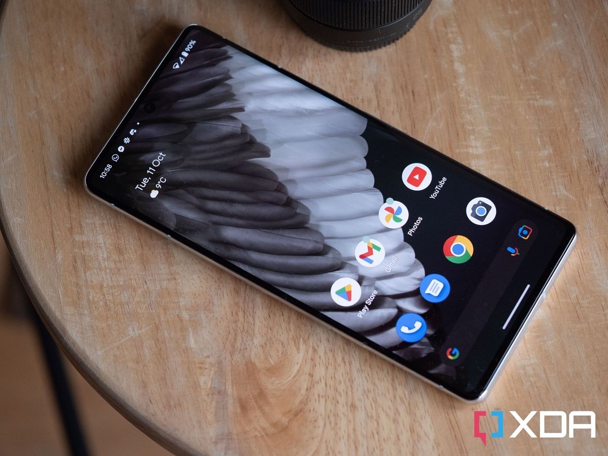 Google Pixel 7 and Pixel 7 Pro scroll stutter fix will