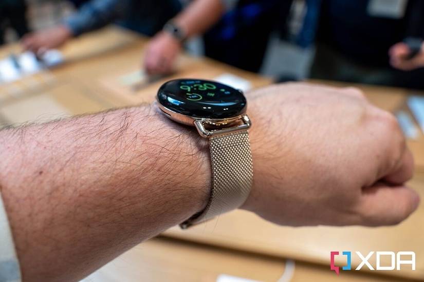 Google Pixel Watch metal band