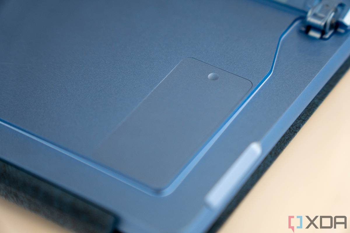 Surface Pro 9 storage cover