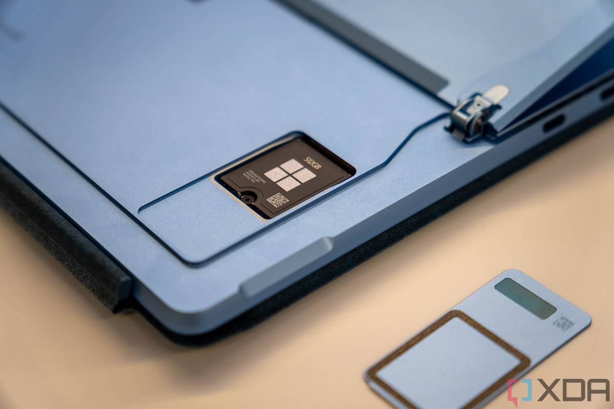 Surface Pro 9 storage slot
