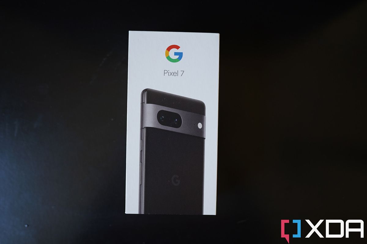 What do you get inside the Google Pixel 7 series box?