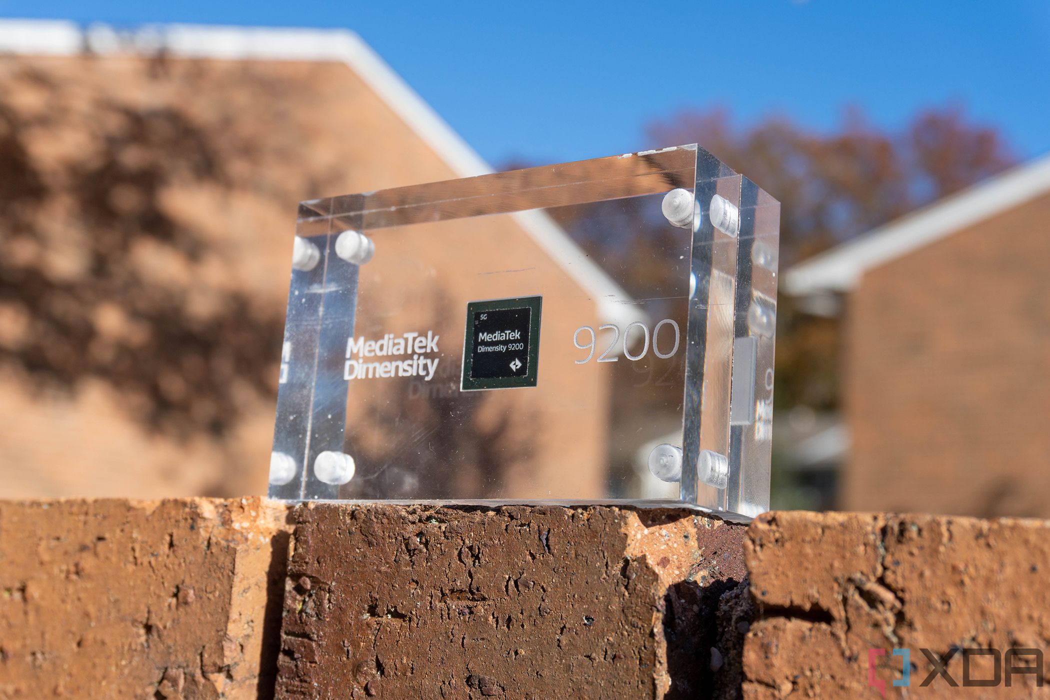 MediaTek's new T800 modem will come with its Dimensity 9200 SoC