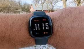 Fitbit-Sense-2-lifestyle-09