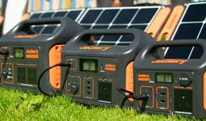 Jackery Solar Generator 500 and Solar Generator 1000