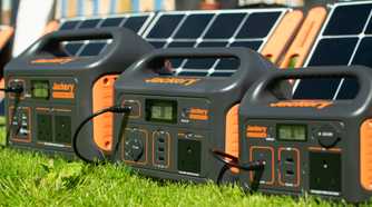 Jackery Solar Generator 500 and Solar Generator 1000