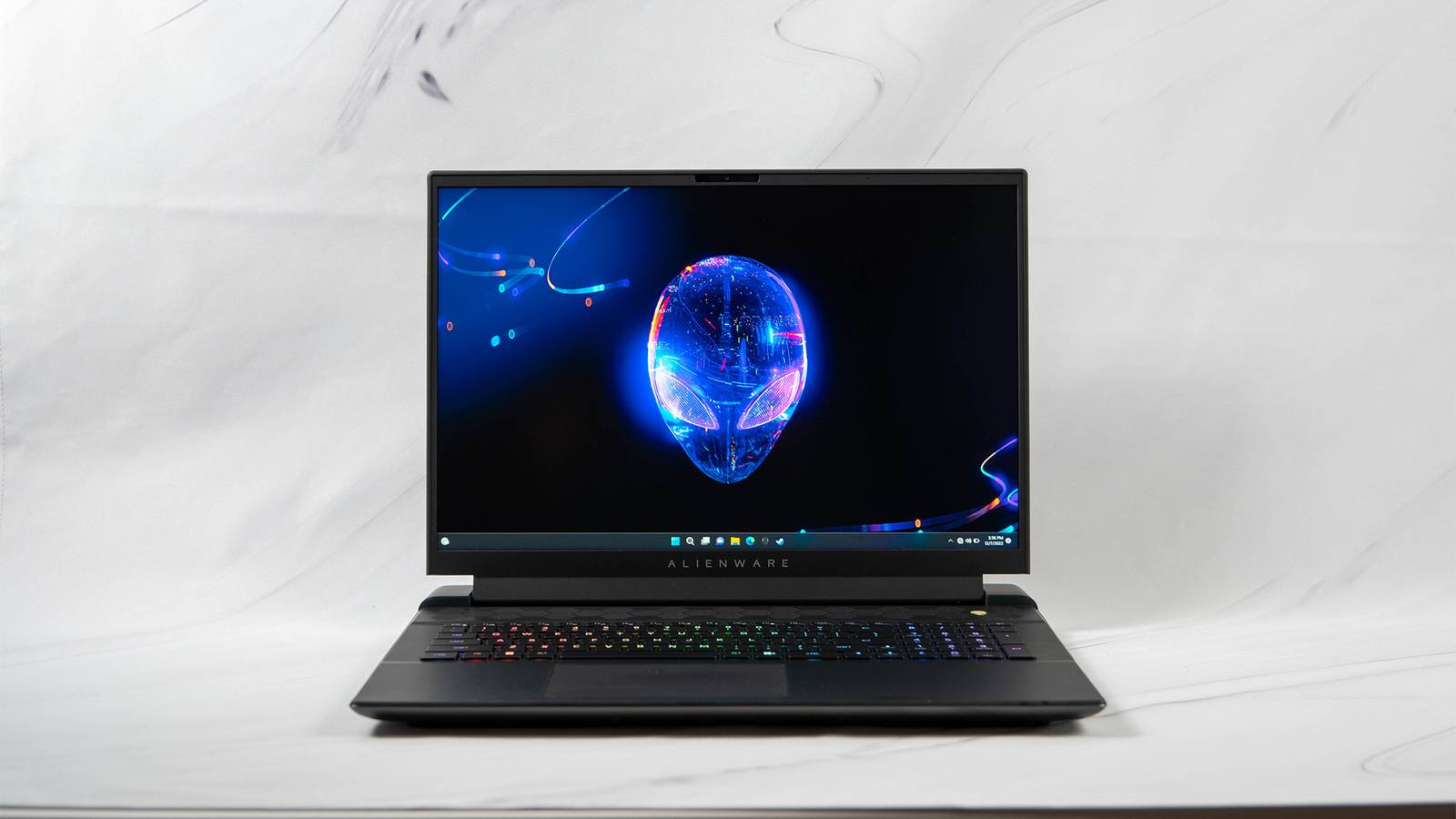 Best chargers for Alienware m16 R2 in 2024