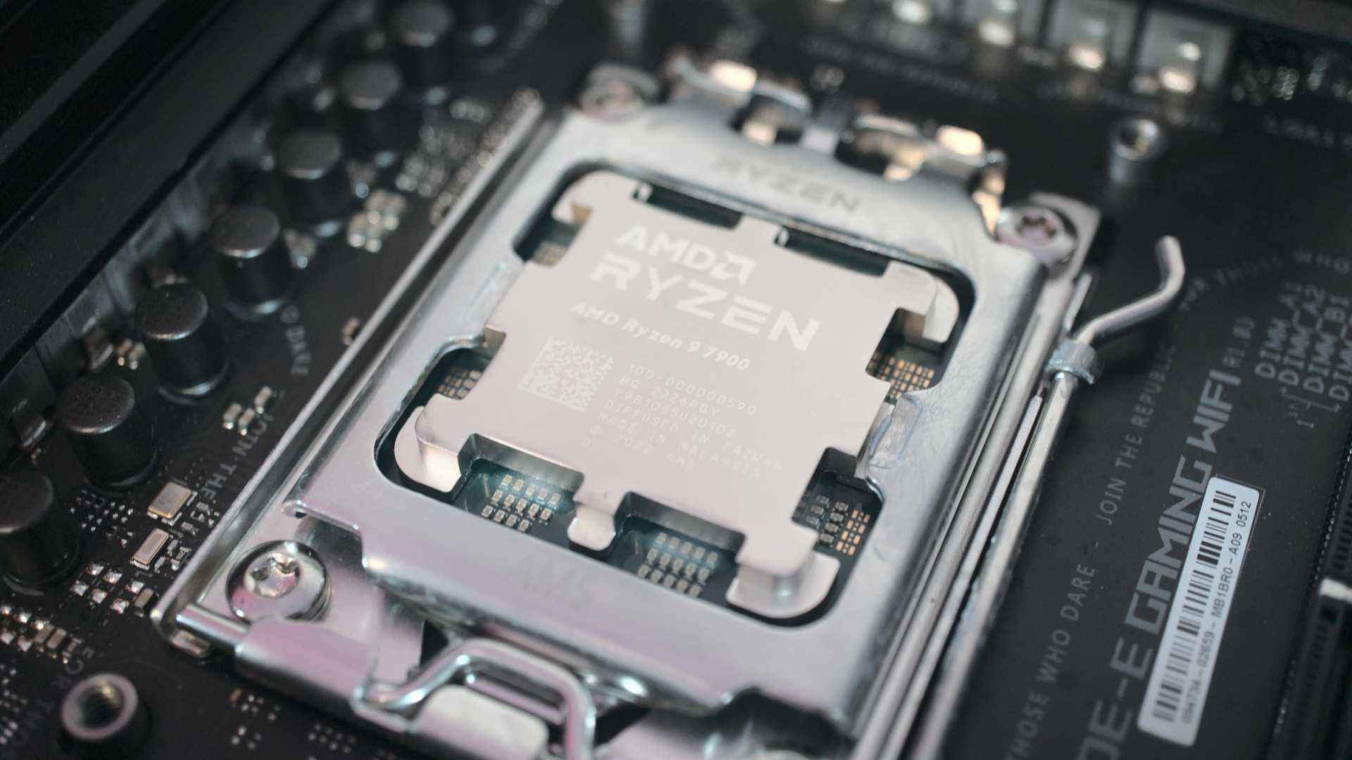 AMD Ryzen 9 7900