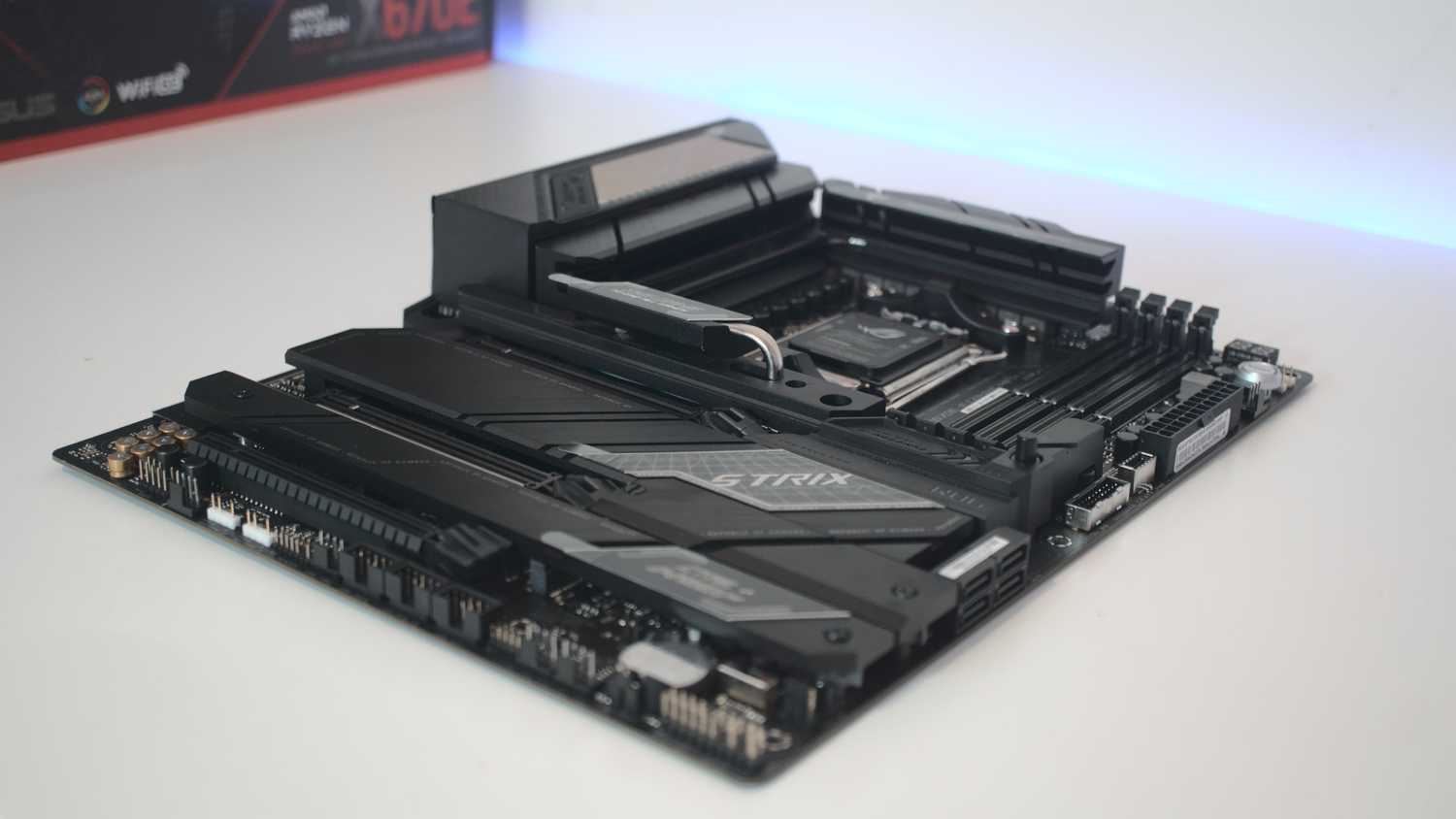 ASUS ROG Strix X670E-E Gaming WiFi